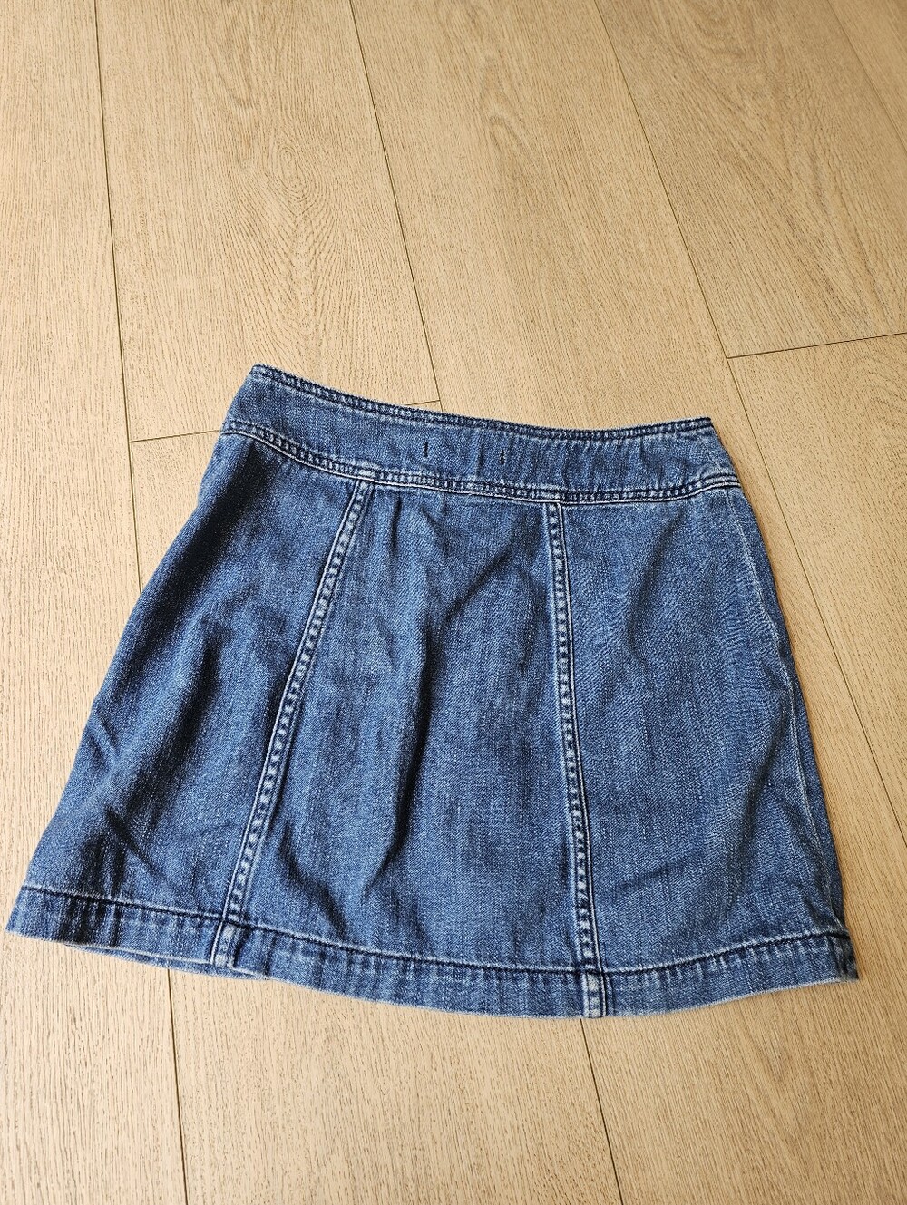 Free People Come a Little Closer Denim Jean Button Front Mini Skirt Size 2 - Picture 12 of 13